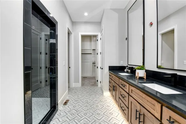 $709,900 | 3916 Southwest Flintrock Drive, Lee's Summit, MO 64082