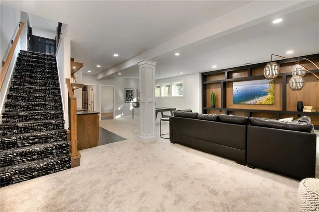 $709,900 | 3916 Southwest Flintrock Drive, Lee's Summit, MO 64082