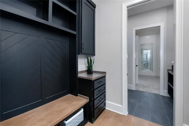 $709,900 | 3916 Southwest Flintrock Drive, Lee's Summit, MO 64082