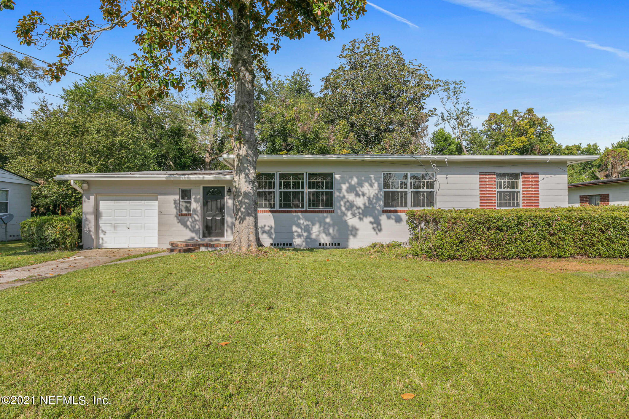 1953 Rugby Road Jacksonville, FL 32208 - Photo 1 of 33 front