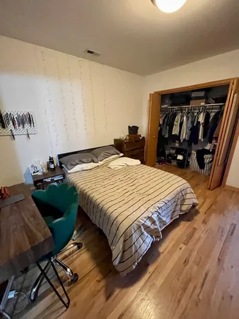 $3,295 | 865 West Buckingham Place, Unit 201, Chicago, IL 60657