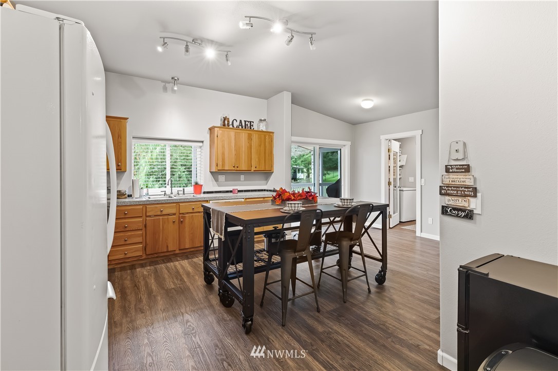 67 Strawberry Hill Road Elma, WA 98541 - Photo 11 of 37 Gallery Image 11
