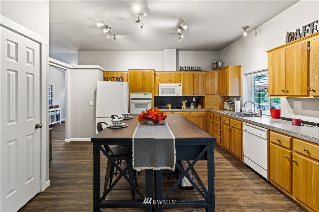 67 Strawberry Hill Road Elma, WA 98541 - Photo 12 of 37 Gallery Image 12