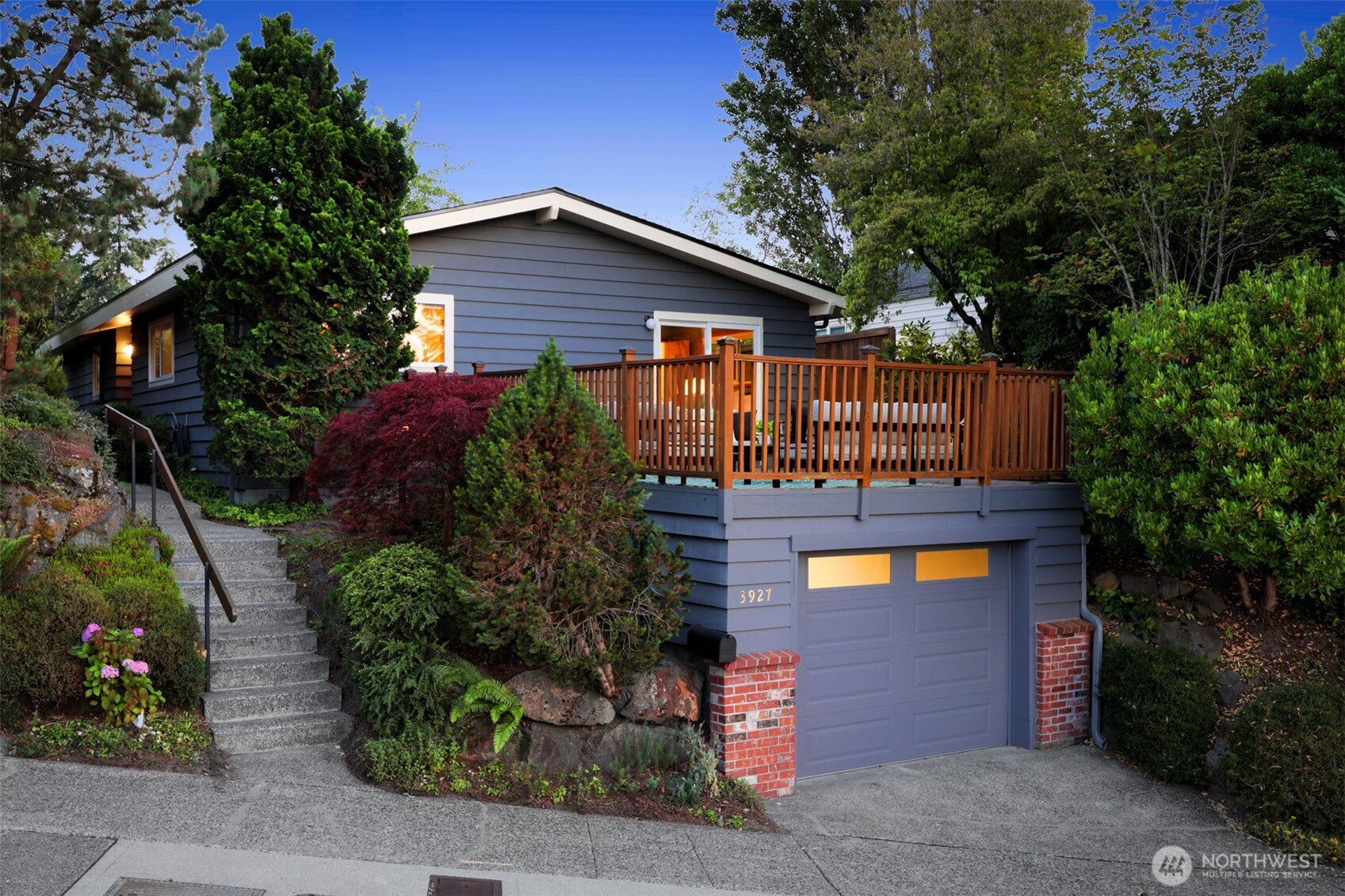 3927 Southwest Frontenac Street Seattle, WA 98136 - Photo 37 of 39