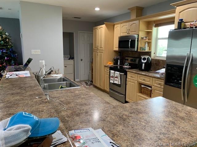 9751 Marlin Road Cutler Bay, FL 33157 - Photo 8 of 19
