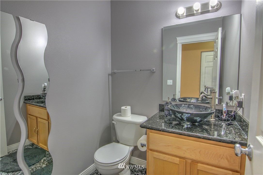 1069 Ilwaco Place Northeast Renton, WA 98059 - Photo 12 of 25