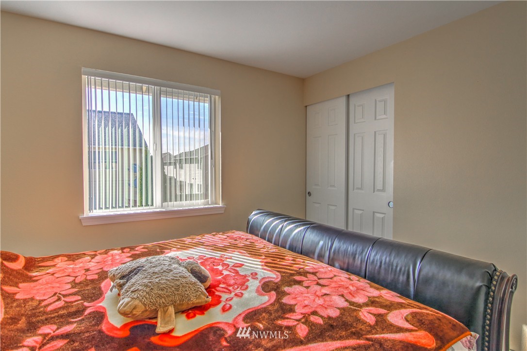 1069 Ilwaco Place Northeast Renton, WA 98059 - Photo 16 of 25