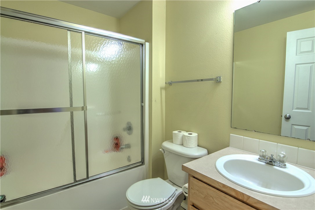 1069 Ilwaco Place Northeast Renton, WA 98059 - Photo 20 of 25