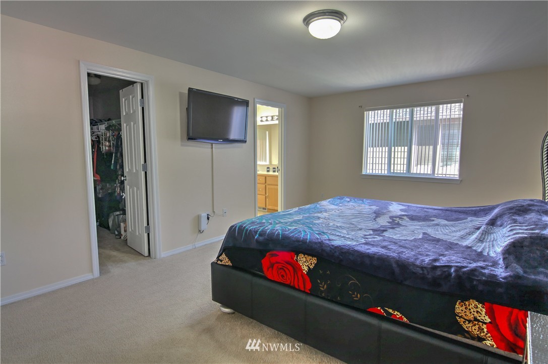 1069 Ilwaco Place Northeast Renton, WA 98059 - Photo 22 of 25