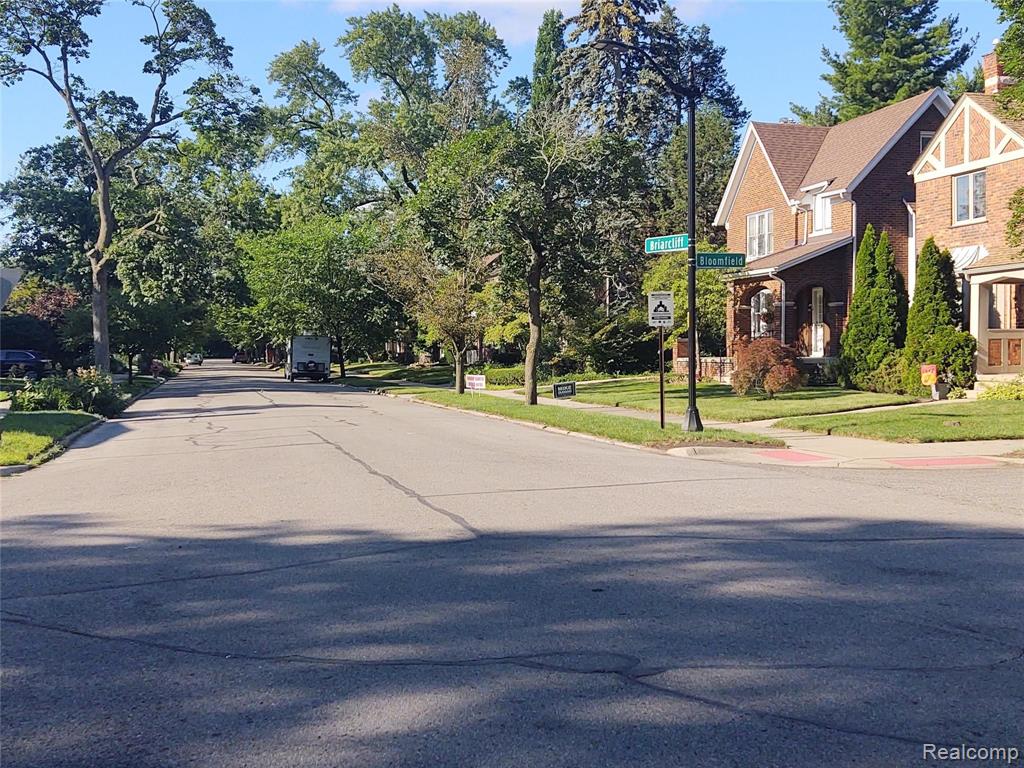 20066 Briarcliff Road Detroit, MI 48221 - Photo 9 of 10