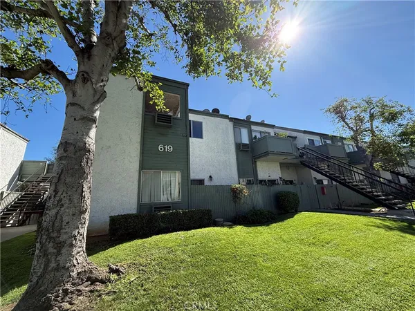 $400,000 | 619 North Bristol, Unit 23, Santa Ana, CA 92703