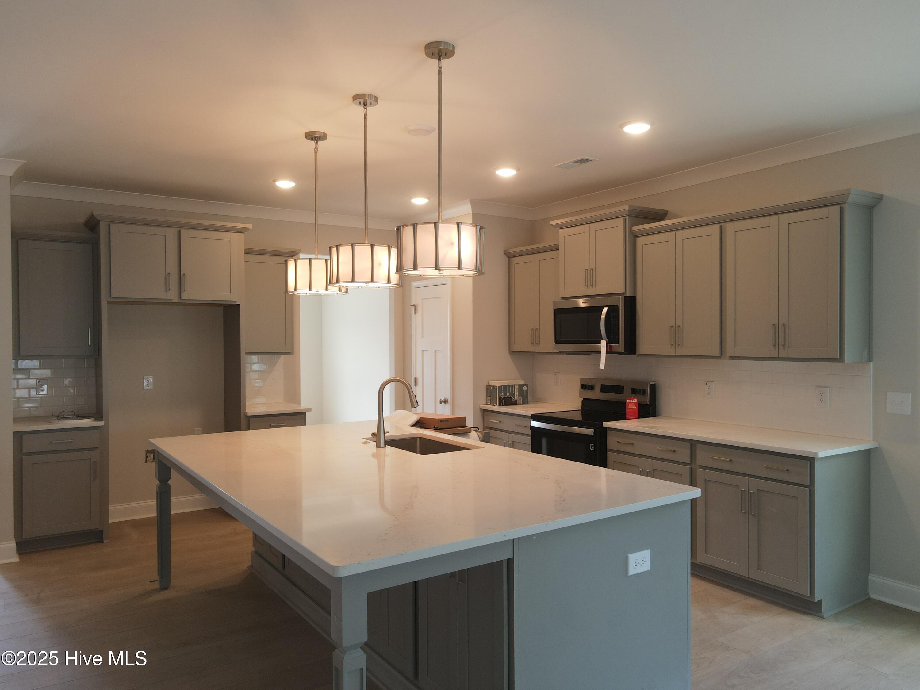 309 River Oats Court Holly Ridge, NC 28445 - Photo 6 of 16 Kitchen