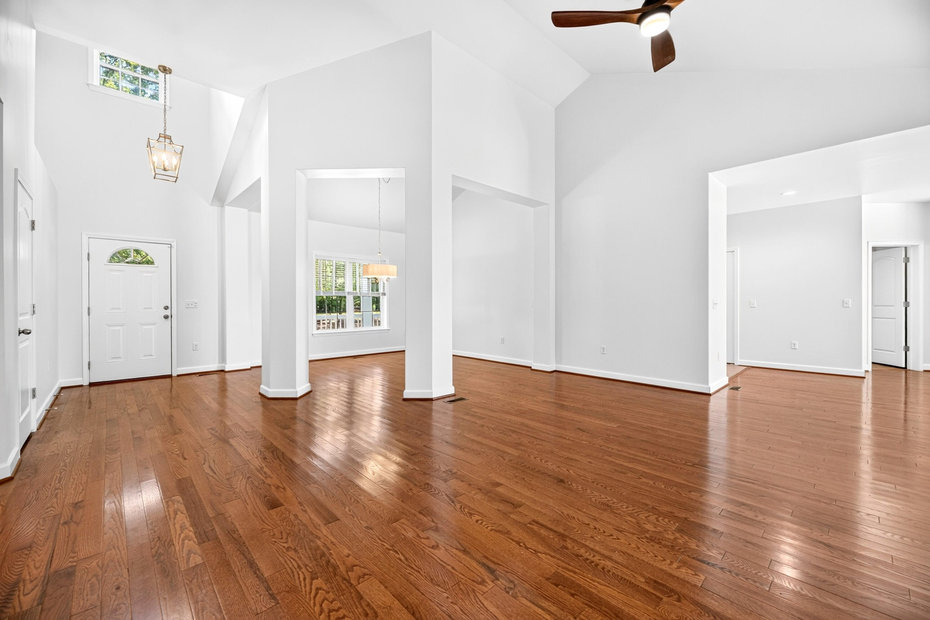 315 Griffith Lane Elloree, SC 29047 - Photo 11 of 40 Three Fouth Inch Red Oak Floor