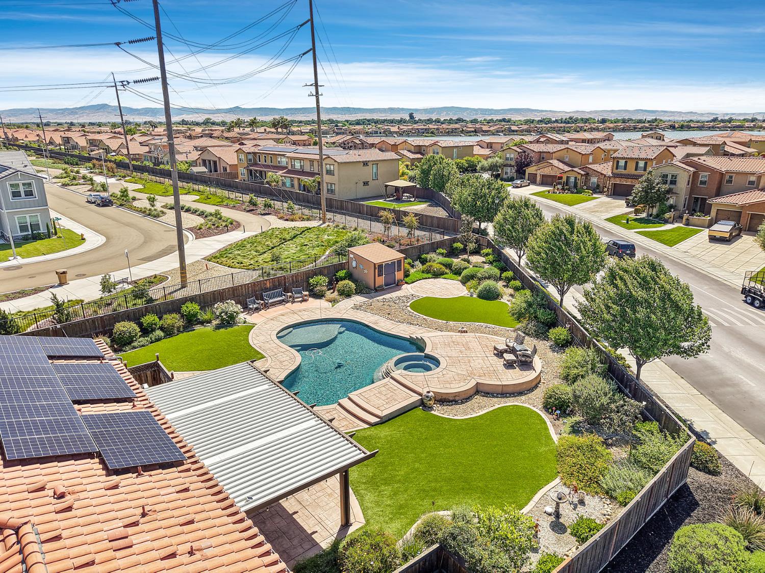 3670 Rapallo Way Manteca, CA 95337 - Photo 4 of 50
