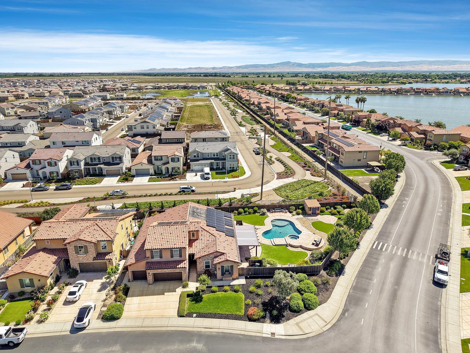 3670 Rapallo Way Manteca, CA 95337 - Photo 47 of 50