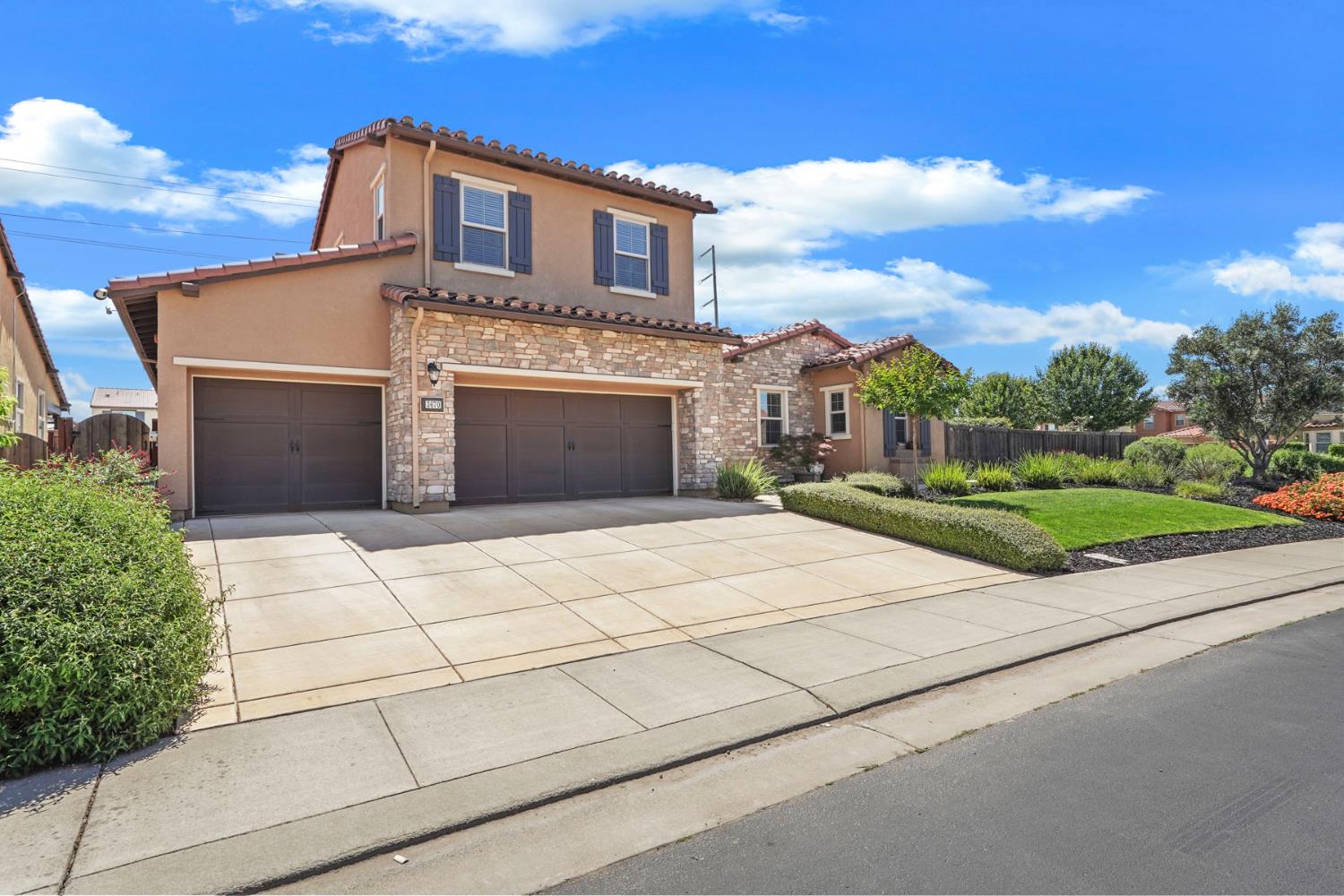 3670 Rapallo Way Manteca, CA 95337 - Photo 7 of 50