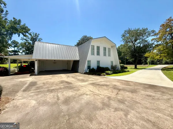 $316,900 | 556 East Flowers Drive, Blakely, GA 39823