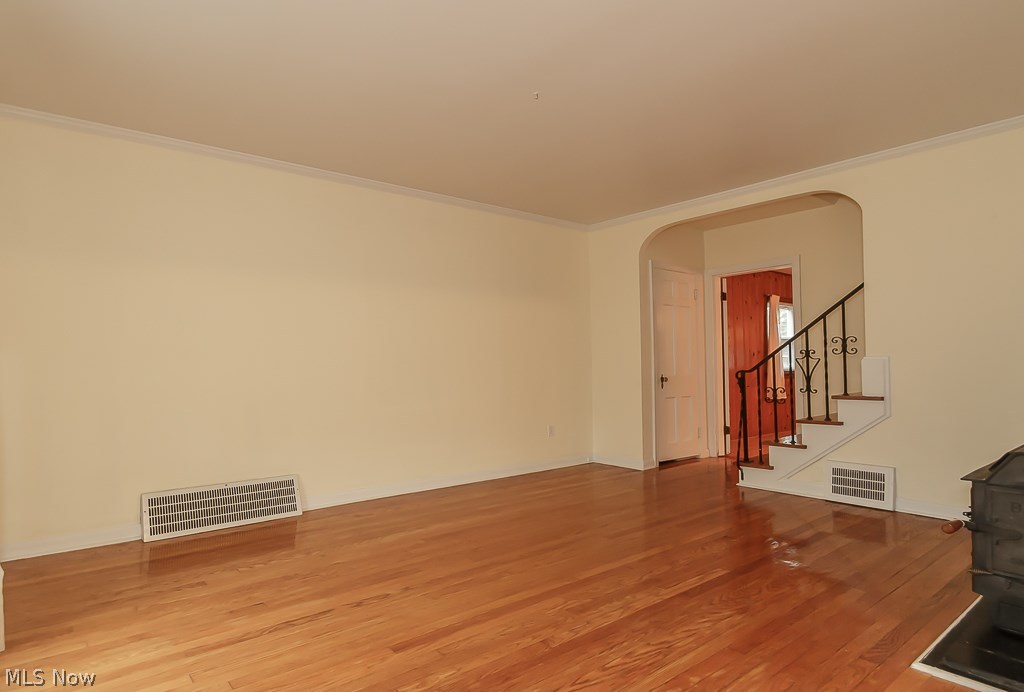 1271 Avondale Road Cleveland, OH 44121 - Photo 28 of 35 12x14 living room