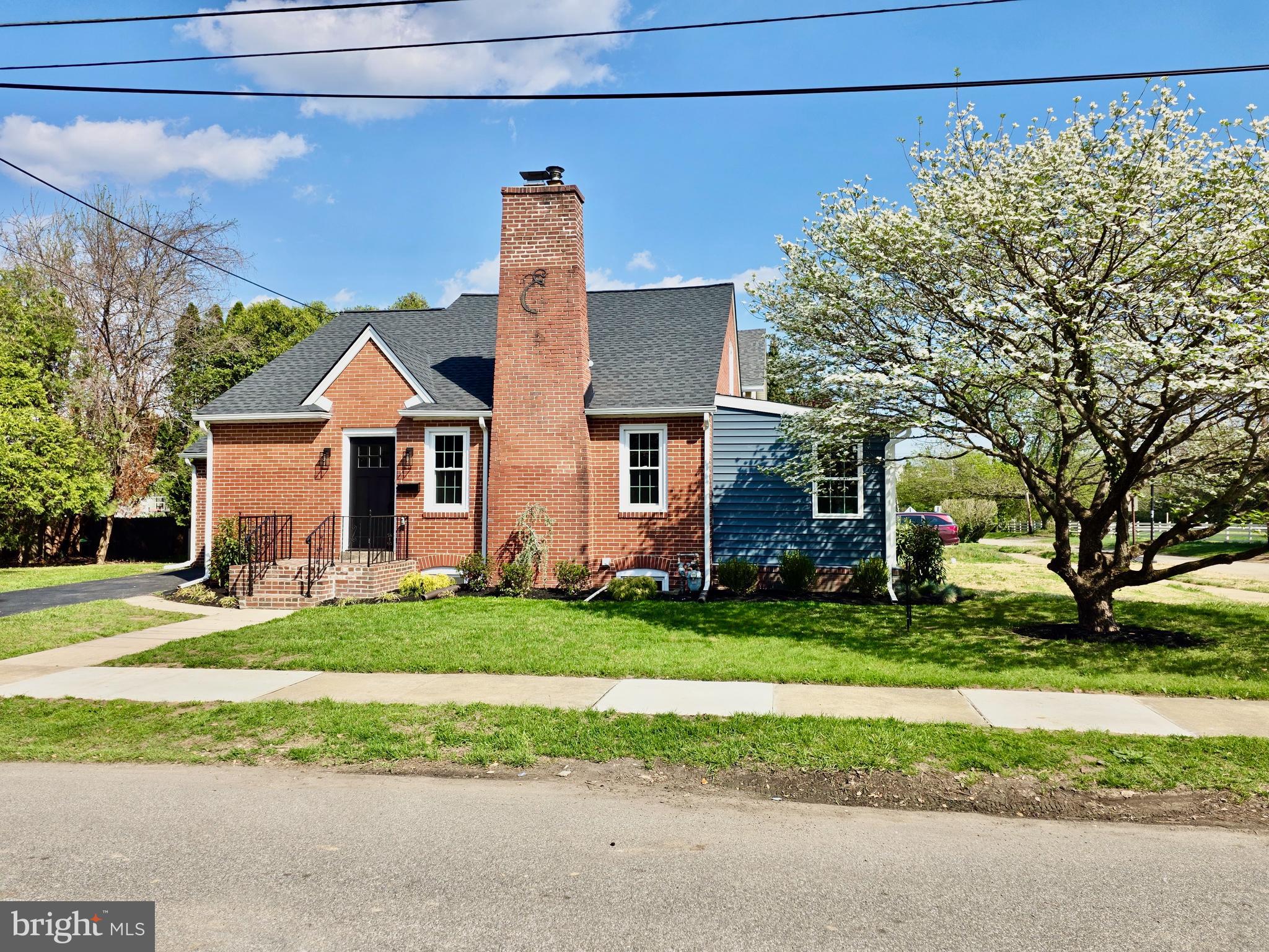 123 Ridley Drive Wallingford, PA 19086 - Photo 4 of 35 Corner lot