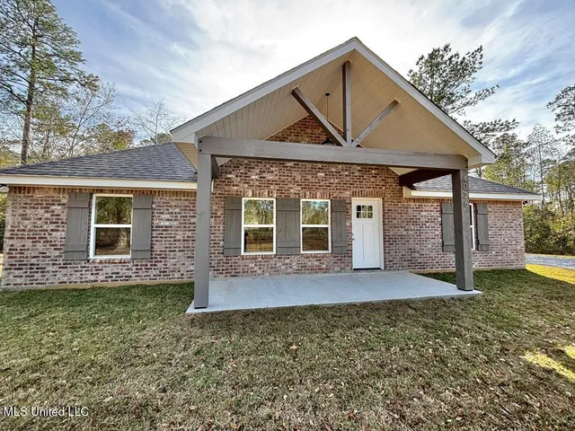$214,900 | 4026 Violet Street, Kiln, MS 39556