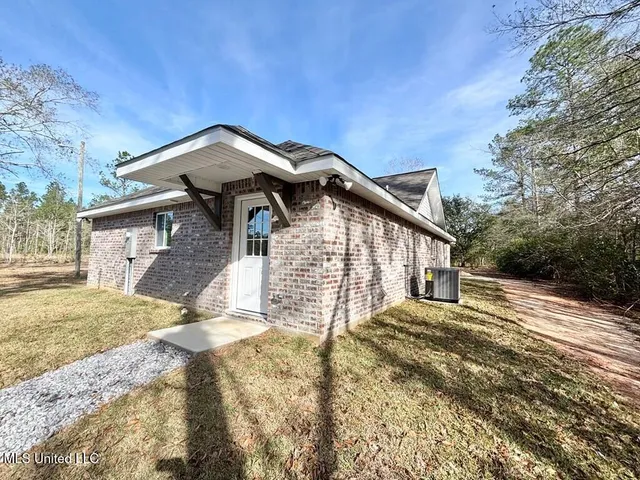 $214,900 | 4026 Violet Street, Kiln, MS 39556