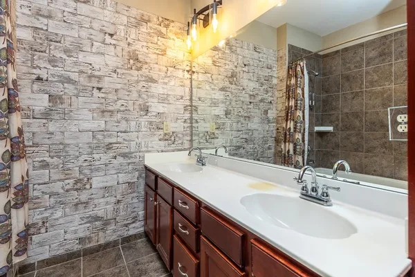 $199,900 | 721 Litty Court, Unit 201, Memphis, TN 38103