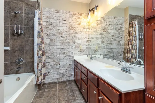 $199,900 | 721 Litty Court, Unit 201, Memphis, TN 38103