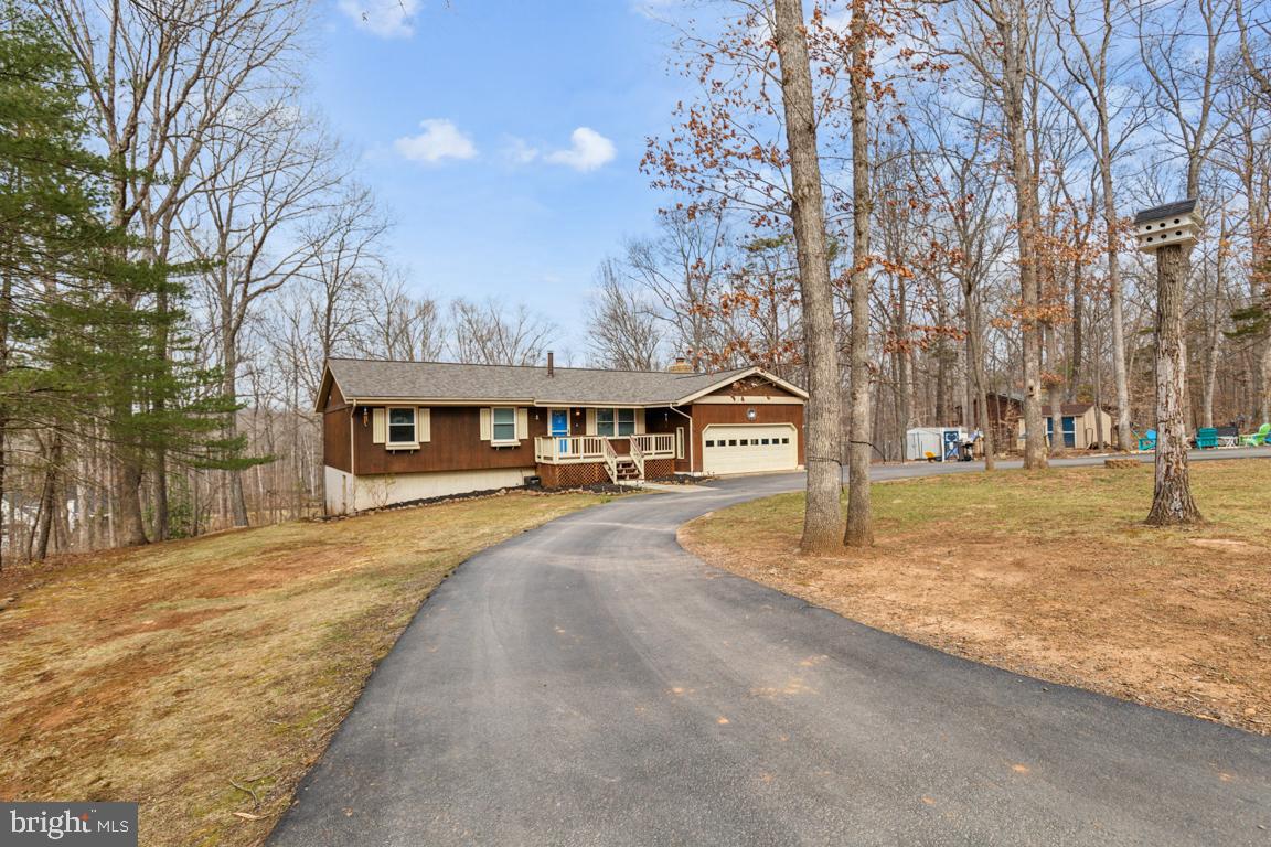16491 Robledo Road Gainesville, VA 20155 - Photo 2 of 42 Gallery Image 2