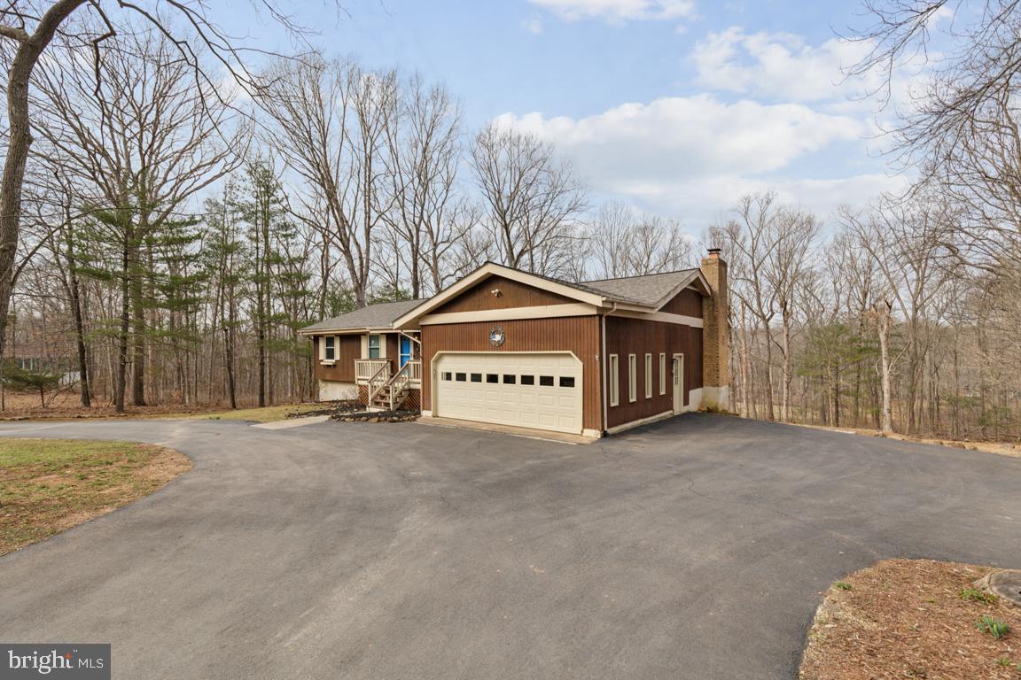 16491 Robledo Road Gainesville, VA 20155 - Photo 3 of 42 Gallery Image 3