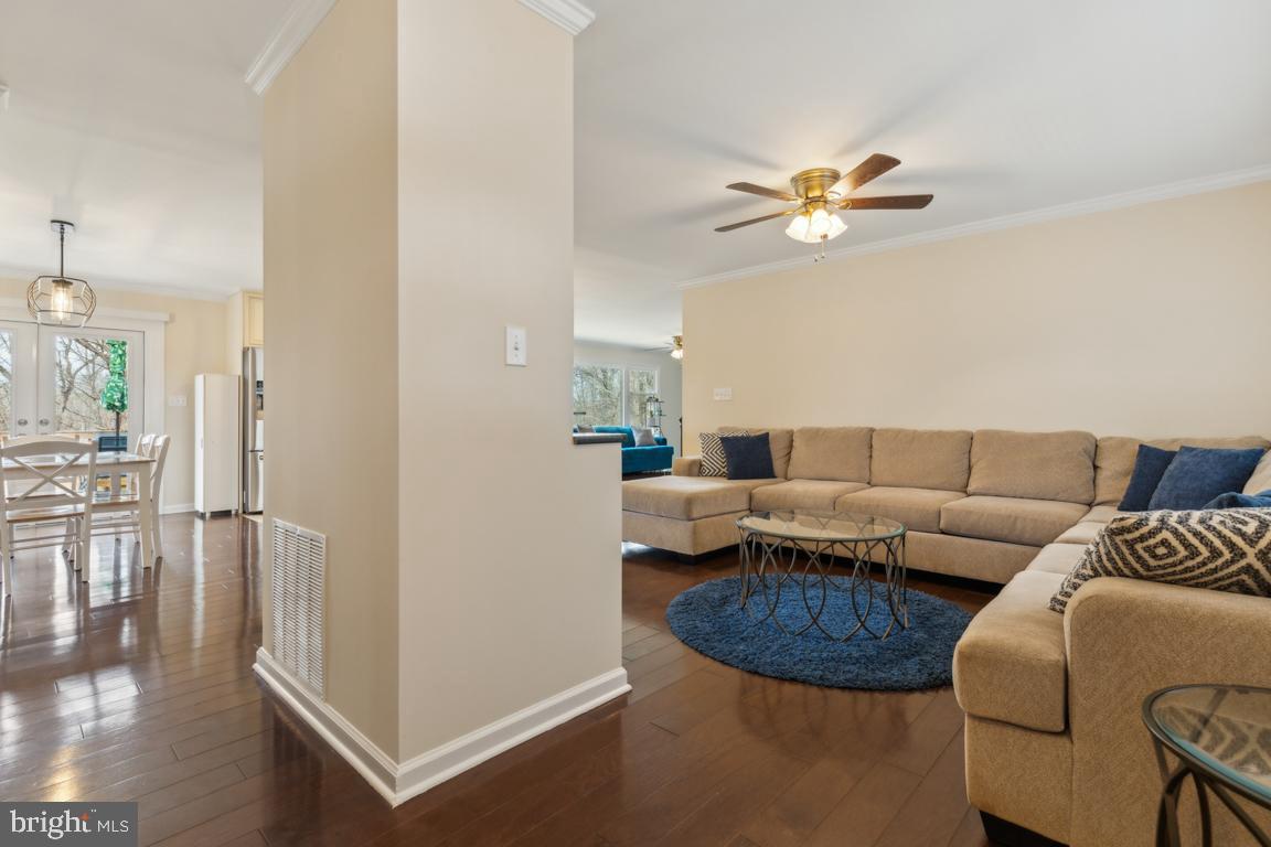 16491 Robledo Road Gainesville, VA 20155 - Photo 4 of 42 Gallery Image 4