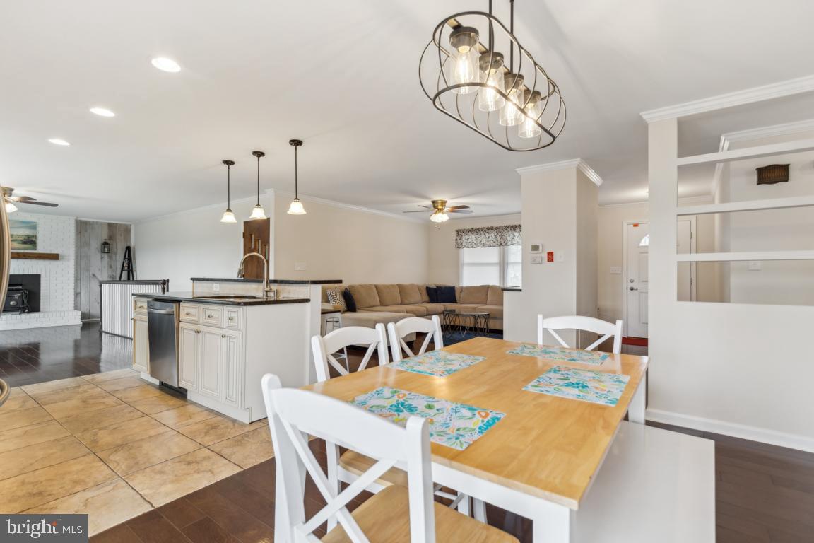 16491 Robledo Road Gainesville, VA 20155 - Photo 9 of 42 Gallery Image 9