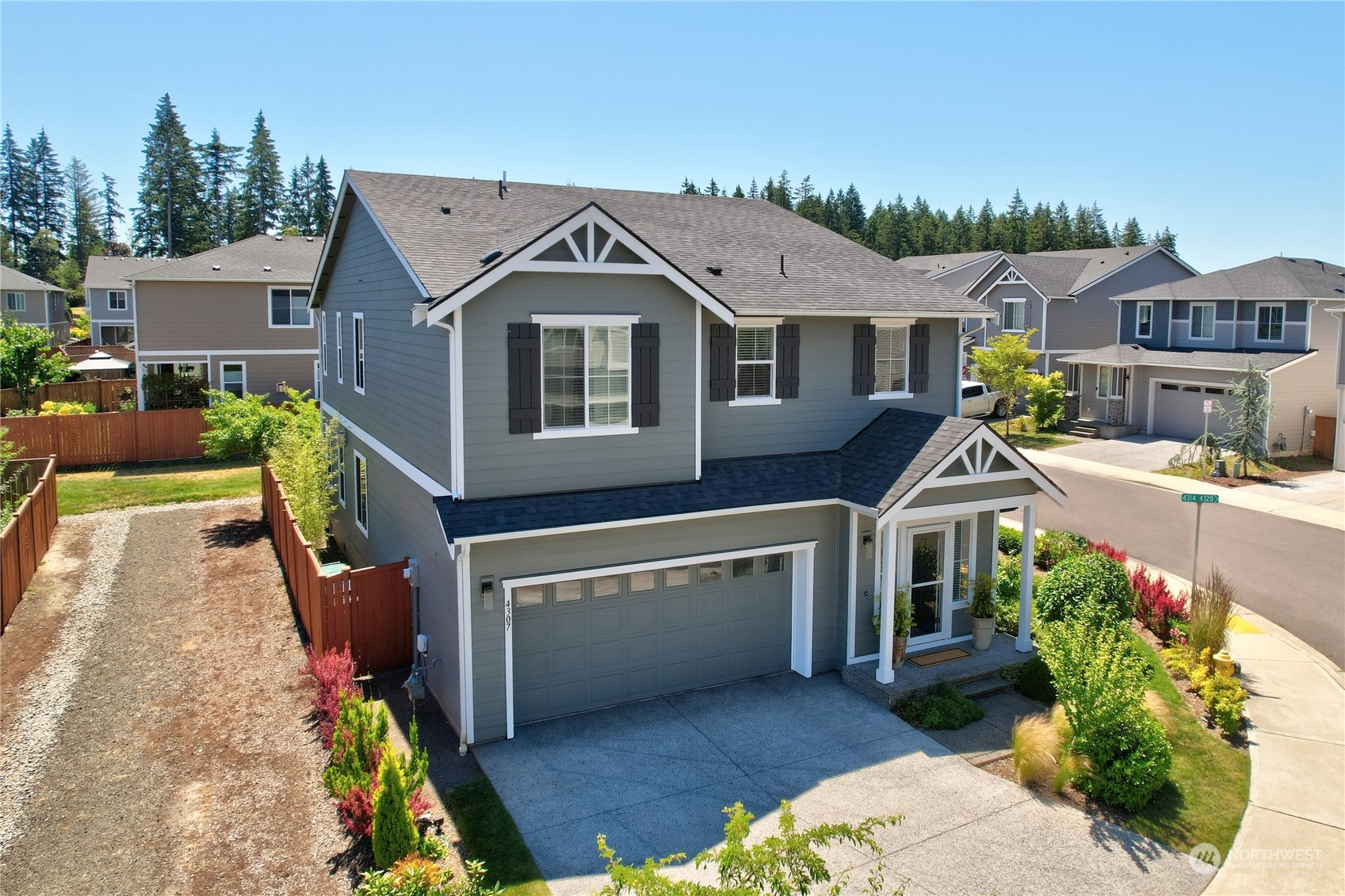 4307 Andasio Loop Southeast Port Orchard, WA 98366 - Photo 2 of 40 Gallery Image 2