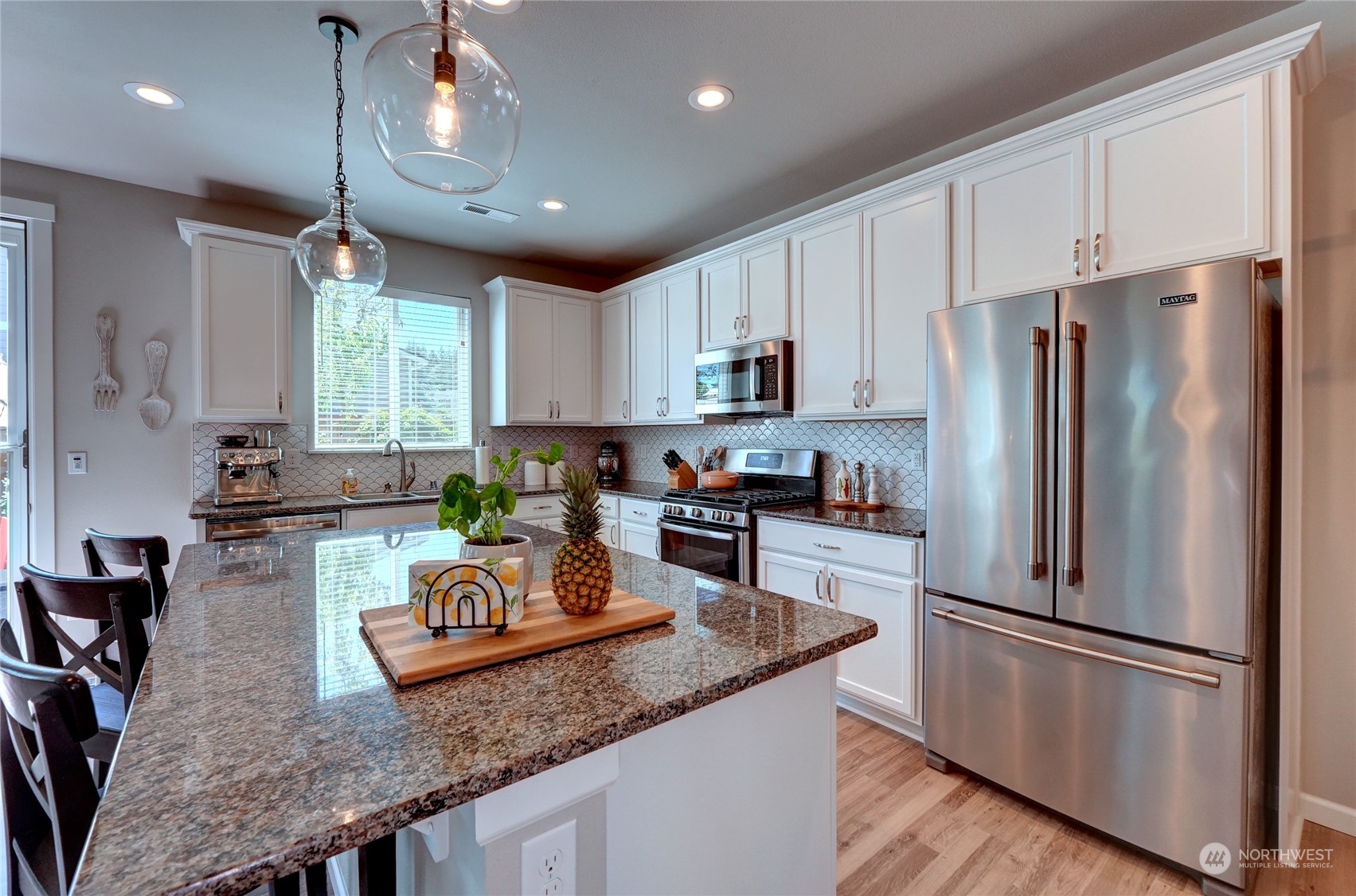 4307 Andasio Loop Southeast Port Orchard, WA 98366 - Photo 9 of 40 Gallery Image 9
