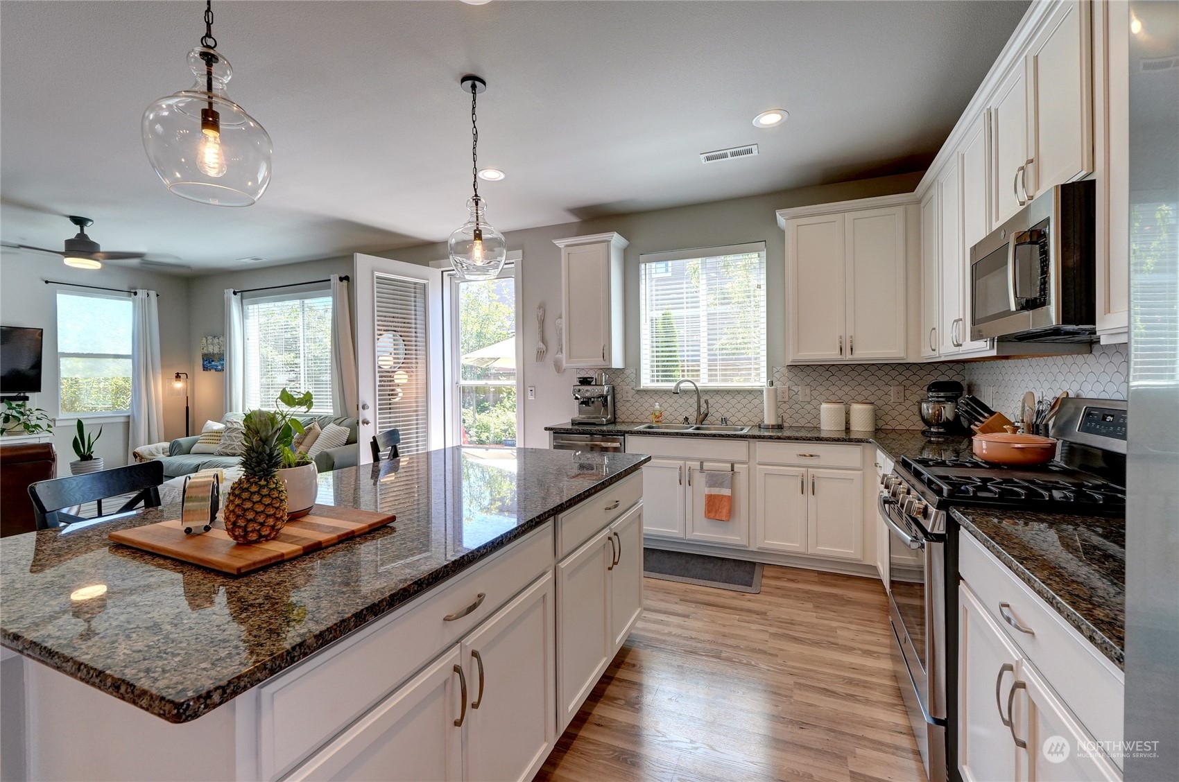 4307 Andasio Loop Southeast Port Orchard, WA 98366 - Photo 10 of 40 Gallery Image 10