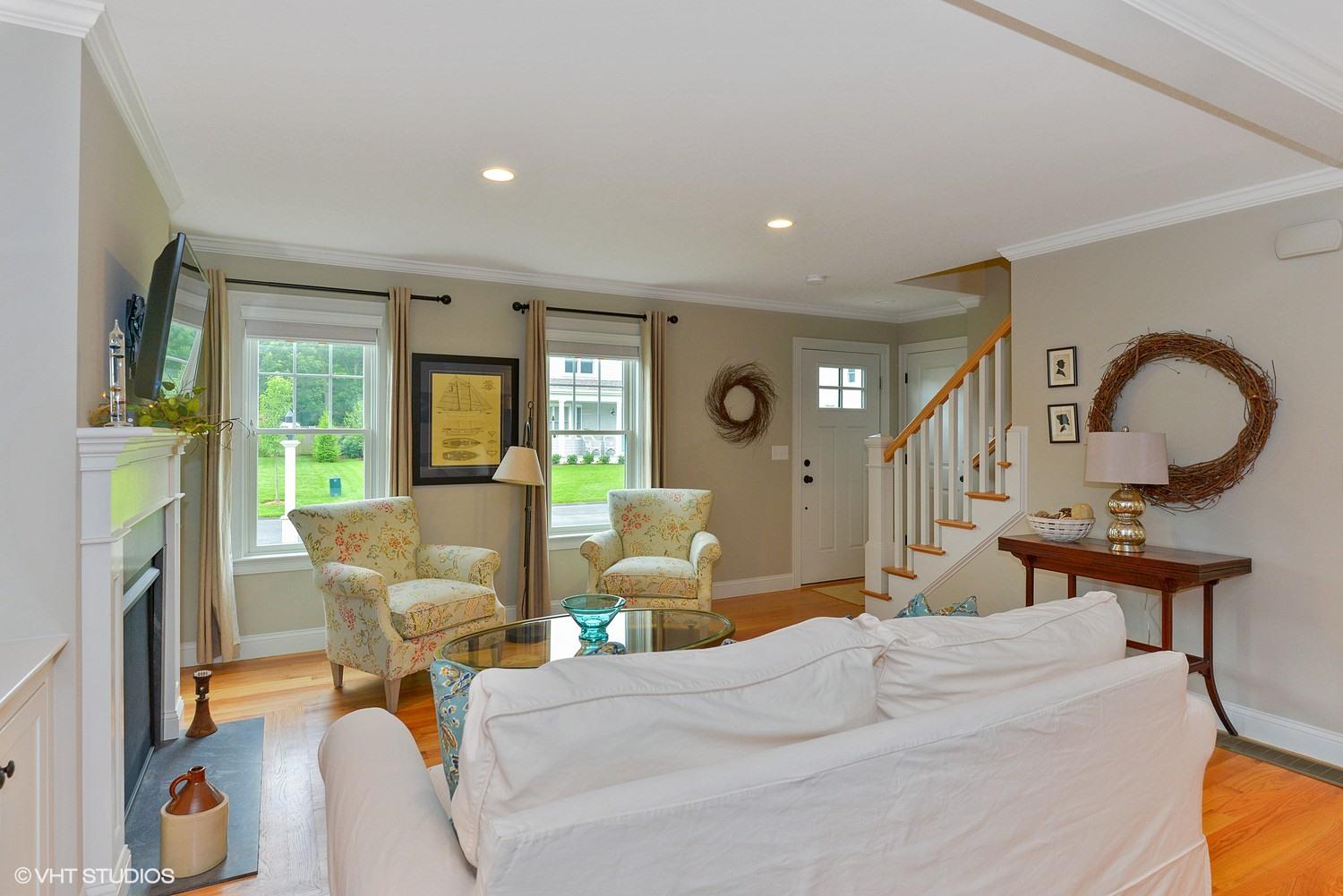 18 Darby Way Osterville, MA 02655 - Photo 3 of 15 a bedroom with furniture and a window