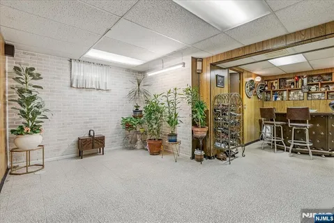 a view of livingroom with furniture