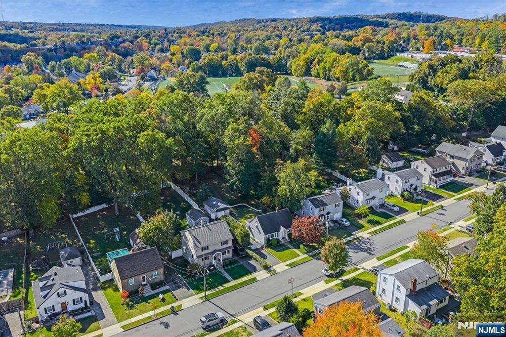 29 Lynwood Road Verona, NJ 07044 - Photo 39 of 39 an aerial view of multiple house