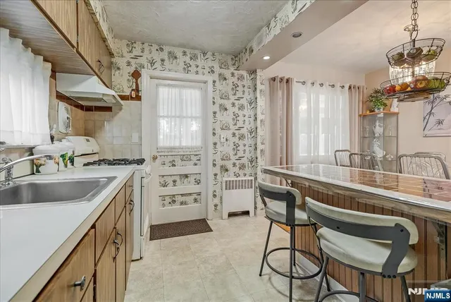 $625,000 | 29 Lynwood Road, Verona, NJ 07044