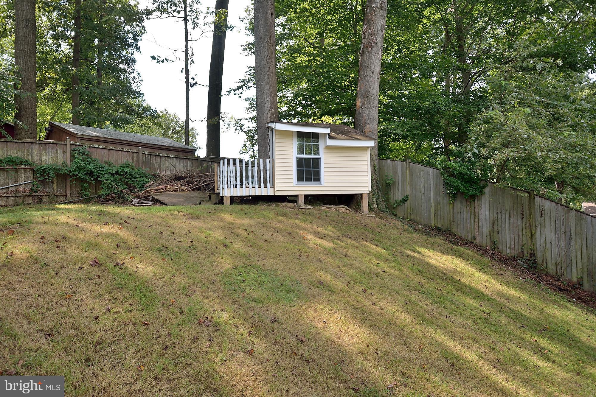 8115 Blairton Road Springfield, VA 22152 - Photo 25 of 29 Tree house