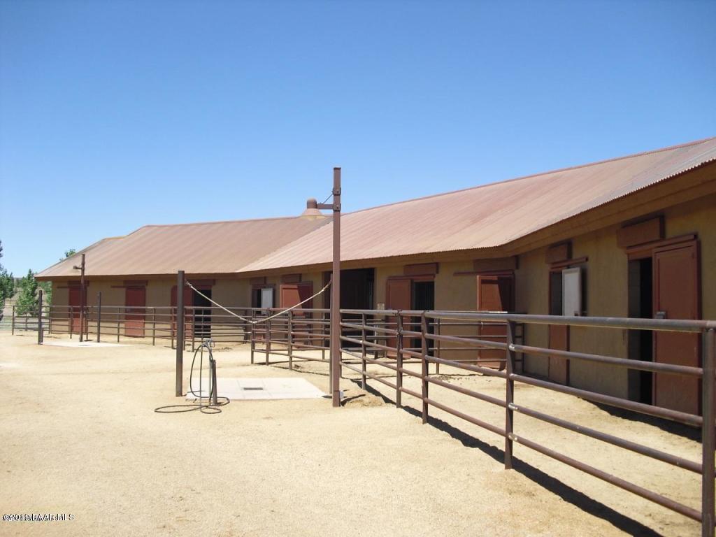 9251 North Callahan Road Prescott, AZ 86305 - Photo 25 of 29 equine amenities