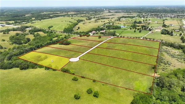 $475,000 | 10774 North Ewing Avenue, Kansas City, MO 64156