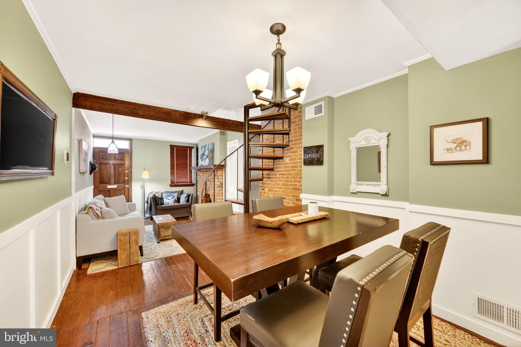 Welcome to Beautiful 11 E Wheeling St