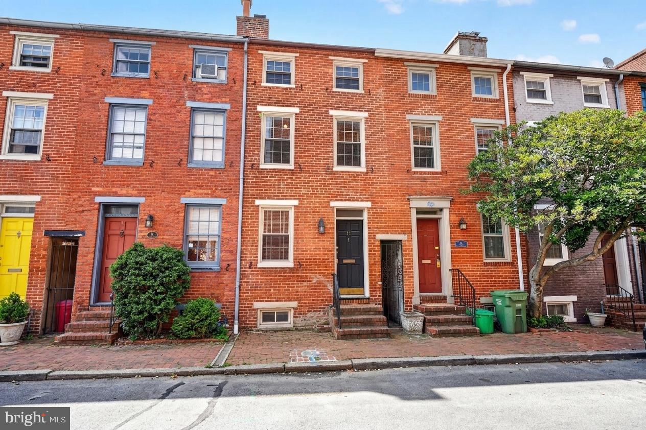 11 East Wheeling Street Baltimore, MD 21230 - Photo 2 of 35 3 level brick historic home in heart of Fed Hill