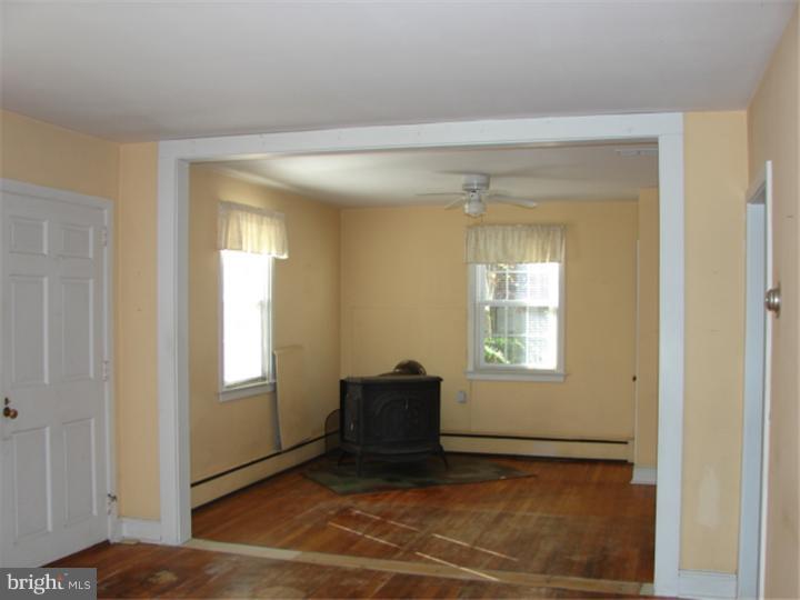 124 Valley View Road Phoenixville, PA 19460 - Photo 4 of 14 Gallery Image 4