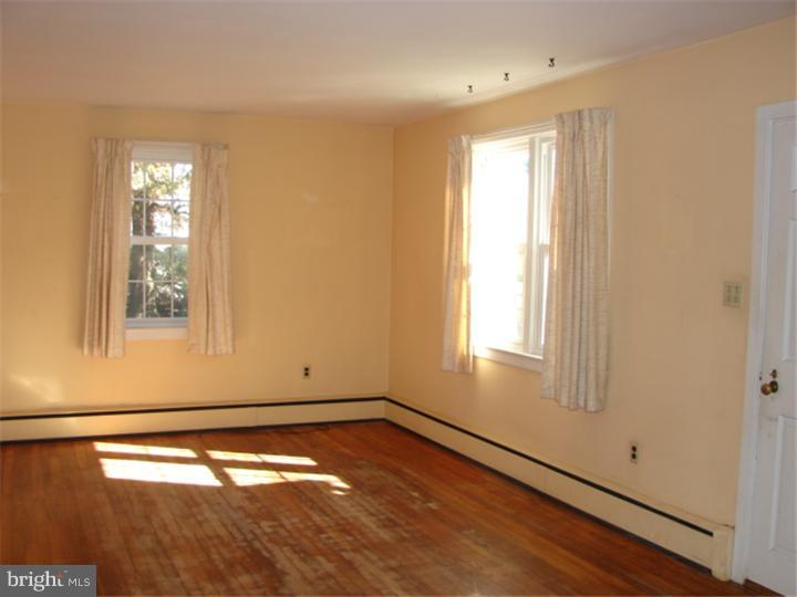 124 Valley View Road Phoenixville, PA 19460 - Photo 5 of 14 Gallery Image 5