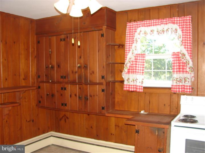 124 Valley View Road Phoenixville, PA 19460 - Photo 9 of 14 Gallery Image 9