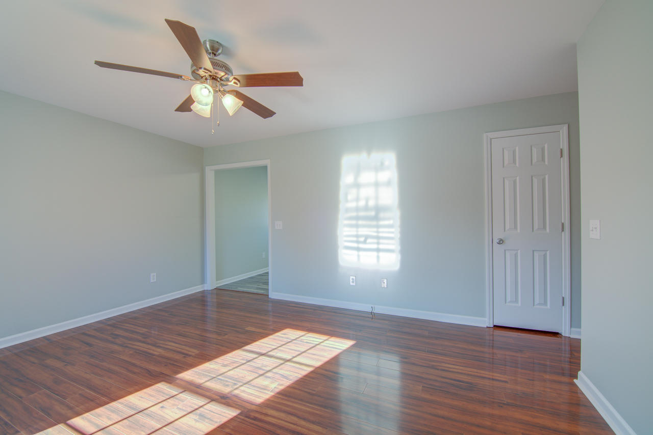 1605 Thatcher Road Soddy Daisy, TN 37379 - Photo 4 of 21 Living Room - View to Kitchen Entrance