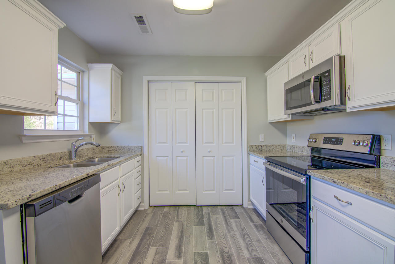1605 Thatcher Road Soddy Daisy, TN 37379 - Photo 5 of 21 Kitchen