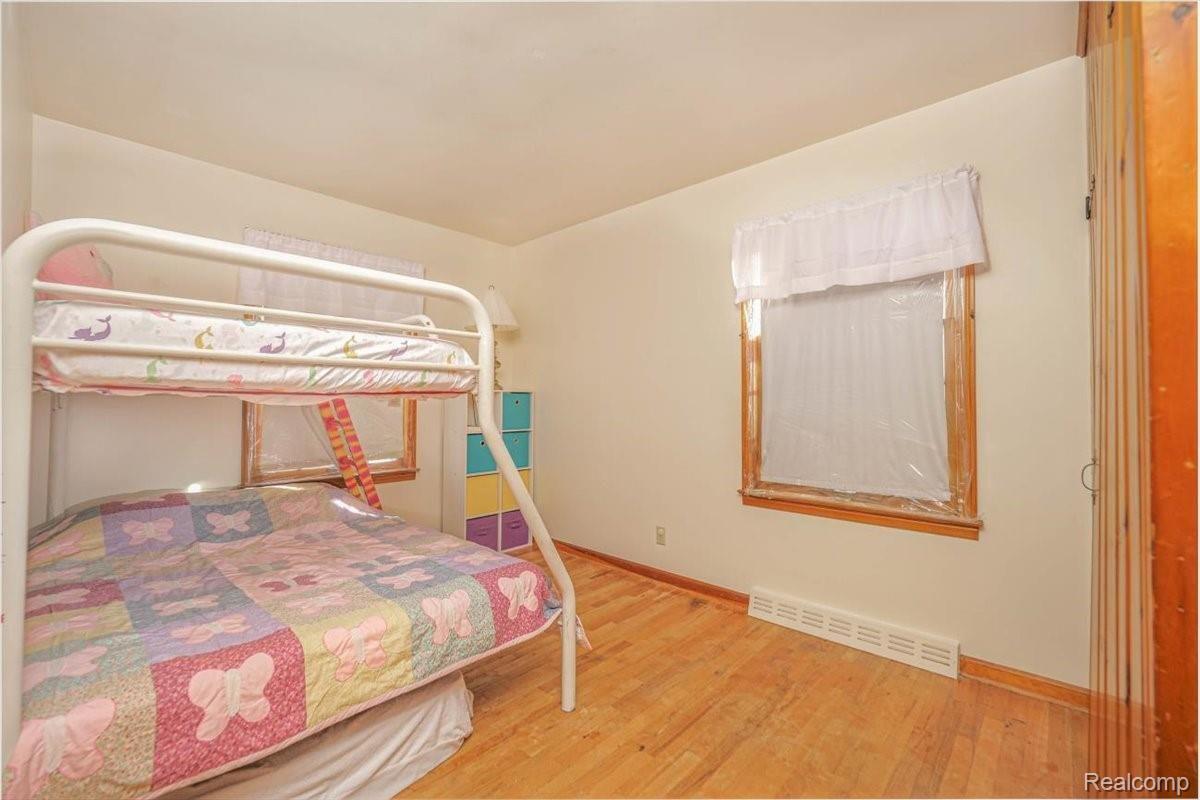 422 Isbell Street Howell, MI 48843 - Photo 10 of 23 Bedroom