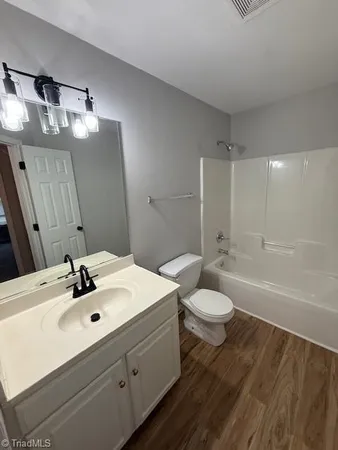 $1,995 | 4005 Queens Grant Road, Jamestown, NC 27282